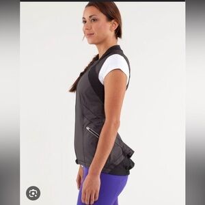 Lululemon Presta Vest. NEW